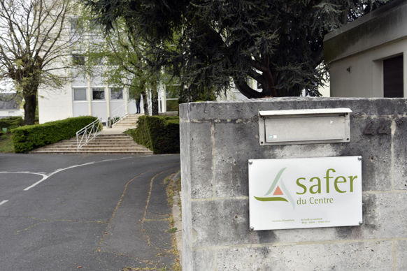 En 2023, la loi Sempastous est venue compléter ce droit de préemption en introduisant un contrôle administratif préalable sur les prises de contrôle ou renforcement de contrôle via les parts sociales.