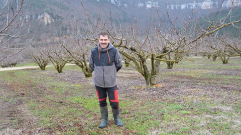Aux Vergers de l’Aveyron, les sols sont couverts et le bois de coupe broyé sur place. Mais les actions pour diminuer les intrants sont bien plus nombreuses… et devraient encore évoluer.