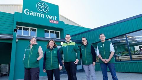 L'équipe du magasin Gamm vert Village Even Agri de Ploudaniel, inauguré mercredi 18 mars, avec, de gauche à droite, Marie Corre, responsable adjointe du magasin, et les conseillers-vendeurs, Mélanie Uguen, Noah Laboureau, Marion Le Tallec et Régis Kermarrec.