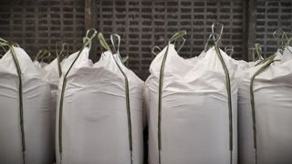 Depuis le début de la guerre au Moyen-Orient, les prix des engrais azotés ont flambé de plus de 15 % sur le marché français.