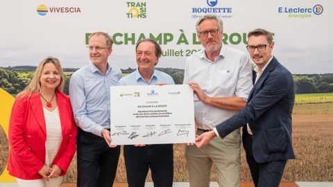Valérie Frapier, directrice du programme Transitions, Xavier Galliot, directeur Rse et communication Roquette, Michel-Edouard Leclerc, président du Comité stratégique des centres E.Leclerc, Christoph Büren, président du Groupe coopératif Vivescia, Philipe Amann, président Siplec E.Leclerc.