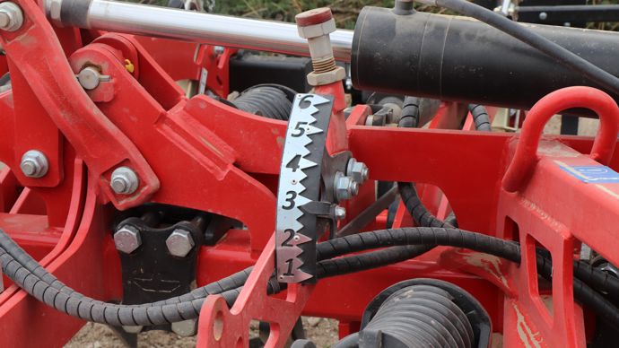 Déchaumeur à dents : Grégoire Besson Crossland 60