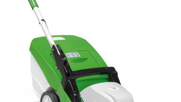 © Viking Poussée, cette tondeuse électrique filaire ME 443 G de Viking se caractérise par une lame de 41 cm entraînée par un moteur de 1500 W. Son bac de ramassage fait 55 l et sa hauteur de coupe se règle entre 25 et 75 mm. 