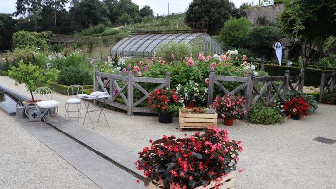 Cette année, c’était au tour des jardins du château Colbert à Maulévrier (49) de recevoir les journées annuelles du distributeur Ducrettet, avec ses partenaires obtenteurs. ©Ducrettet