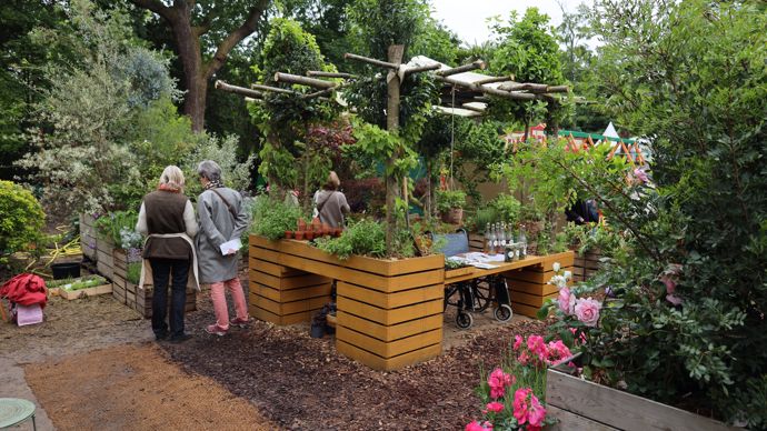 « Jardin des sens,  jardins de soin », conçu par Mathilde Tieleman et réalisé par les bénévoles de l'association Jardins & Santé.