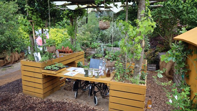 « Jardin des sens,  jardins de soin », conçu par Mathilde Tieleman et réalisé par les bénévoles de l'association Jardins & Santé.