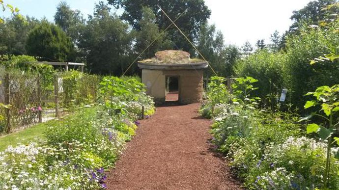 ©Gilles Cloîtres Jardins d'essais au lycée de Coutances (50). 