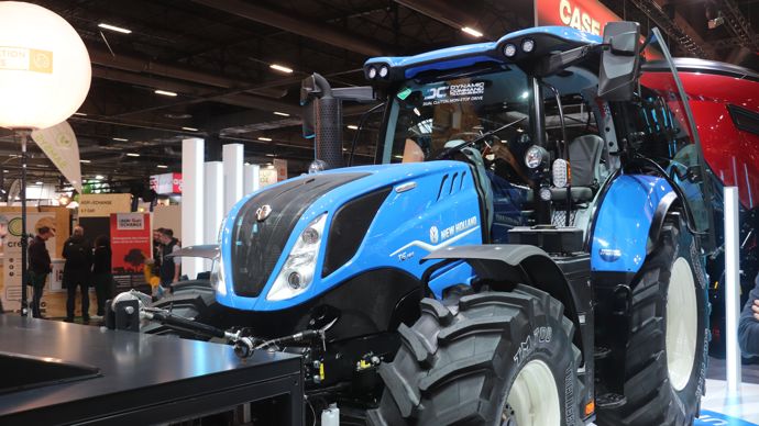  - New Holland a profité du salon pour dévoiler une version de son tracteur T6 180 Méthane Power doté d’une boite Dynamic Command. Le constructeur annonce une autonomie augmentée de 8 à 9 % par rapport à une boite Electro Command.