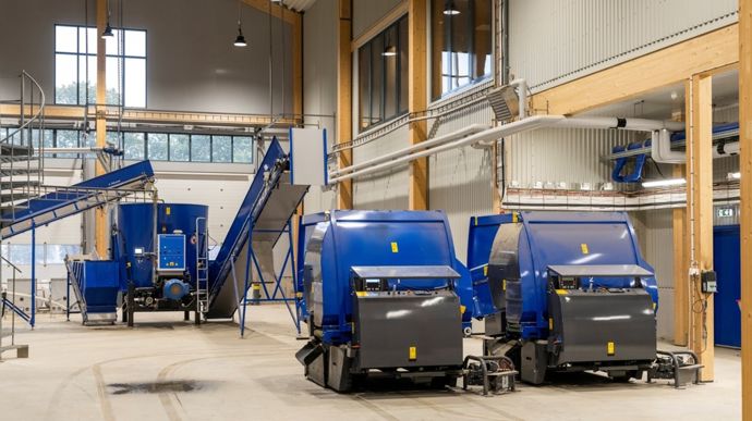 L'alimentation des bovins est automatisée, via le système Optimat et le robot d'affouragement Optiwagon.