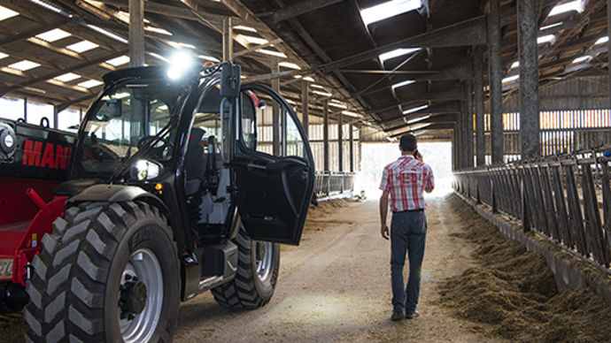 Le système Stop and Start de Manitou bénéficie d’une étoile. Ce système arrête automatiquement le moteur et le compteur d’heures associé après une période d’inactivité (machine au ralenti sans activité hydraulique ni mouvement de la machine) préalablement définie par l’opérateur (entre 1 et 30 minutes).