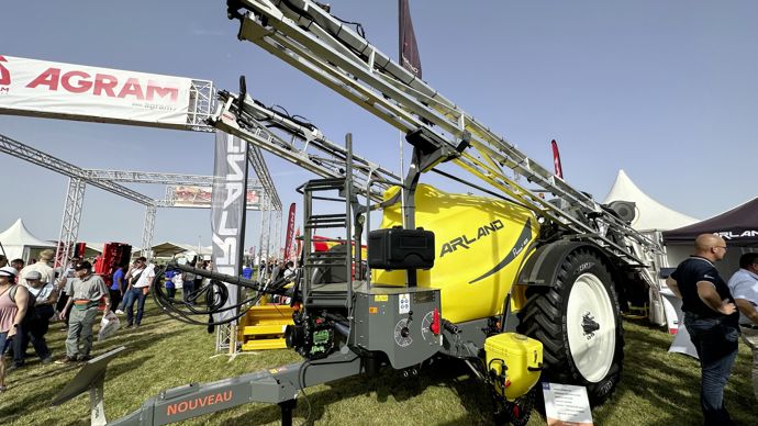 Le constructeur breton Arland complète la série Premium + avec deux modèles de 3 500 et 4 000 litres.