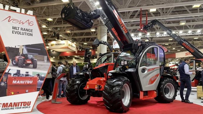 Il y a du nouveau chez Manitou ! Le constructeur français profite de l’Eima pour lancer le MLT 730-115 V CP. Doté d’une transmission M-Varioshift, il grimpe à 7 mètres et soulève jusqu’à 3 tonnes.