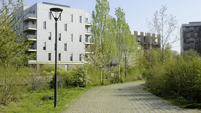 Dans la catégorie « Aménagement de quartier », sous-catégories « nouveaux quartiers ou écoquartiers », Victoire d’or pour le maître d’ouvrage Territoires & Développement, mandaté par la Ville de Rennes (35), pour les jardins de Cleunay dans le quartier de La Courrouze. Dans une ancienne friche militaire, la nature reprend ses droits depuis plusieurs années… 