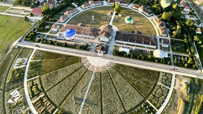 Un prix spécial pour le « Cercle immense » de sa Saline royale. L’aménagement a transformé ce site Unesco en îlot de biodiversité. 
