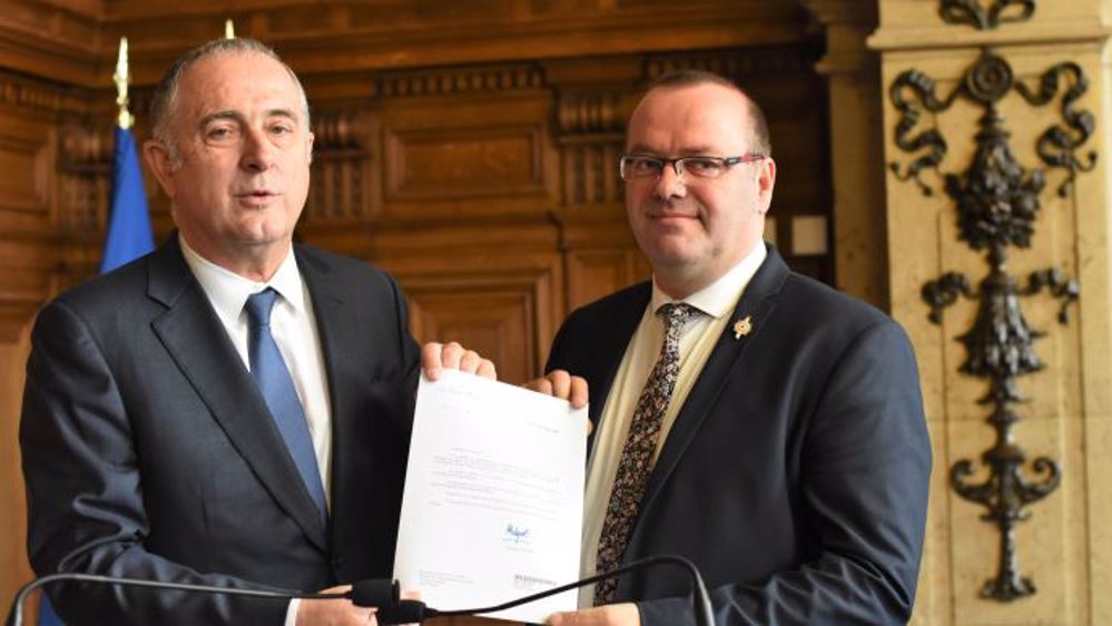 Le ministre de l'agriculture et le député Olivier Damaisin.