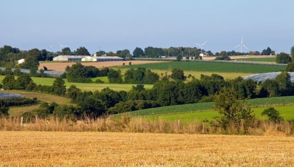 L'application du contrôle des structures reste fonction de la situation de la personne qui s'installe et de  l'éventuel liens de parenté avec le cédant.