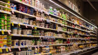 Depuis le début de la crise sanitaire, les consommateurs priorisent les achats de produits de base. Depuis le début de la crise sanitaire, les consommateurs priorisent les achats de produits de base.